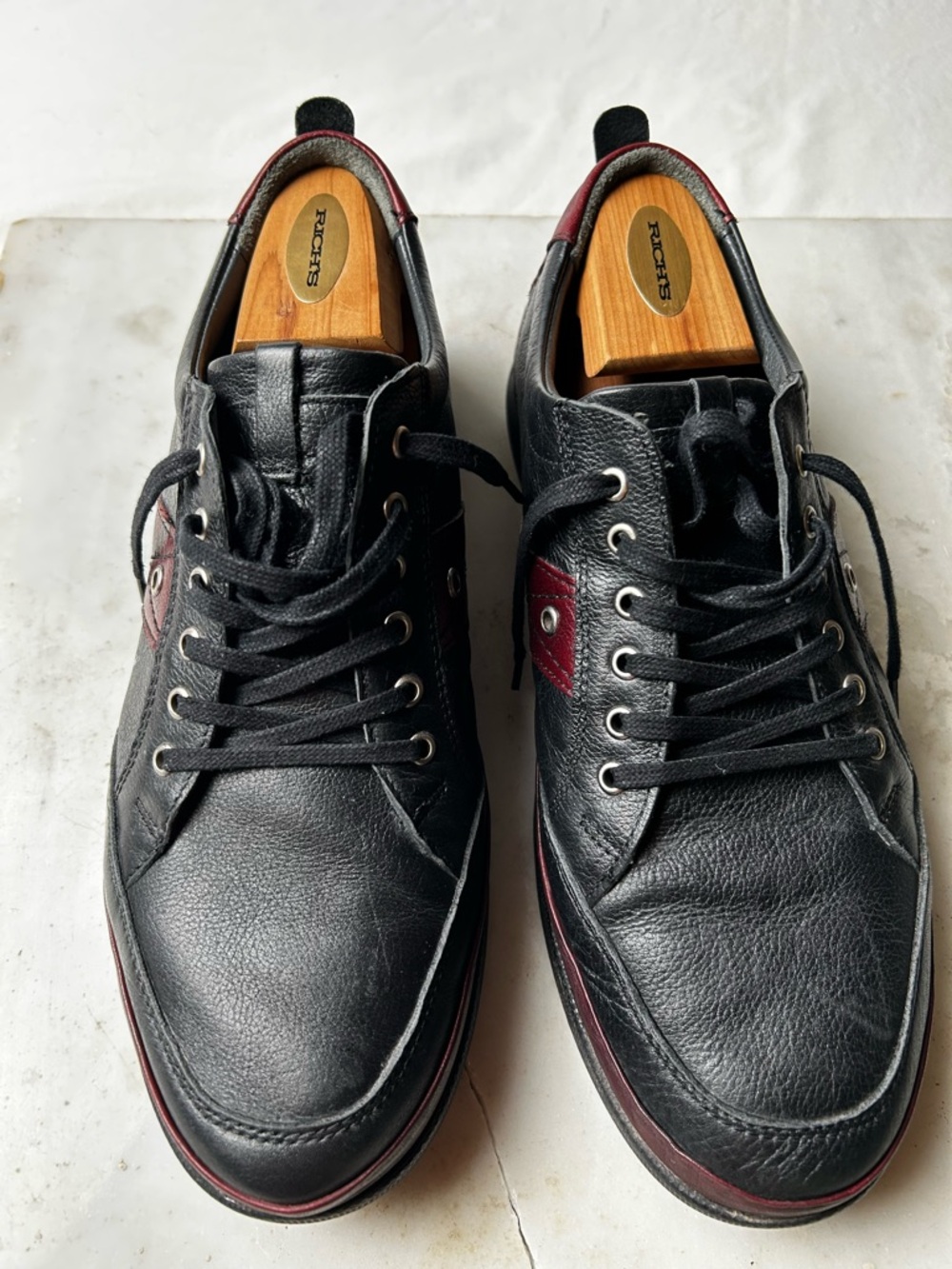 Bambi Premium Men's Black Leather Lace-Up Casual Shoes with Red Accents